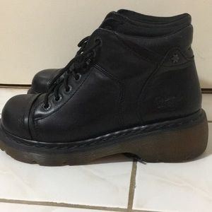 EUC Dr. Martens Yolanda boots sz8.